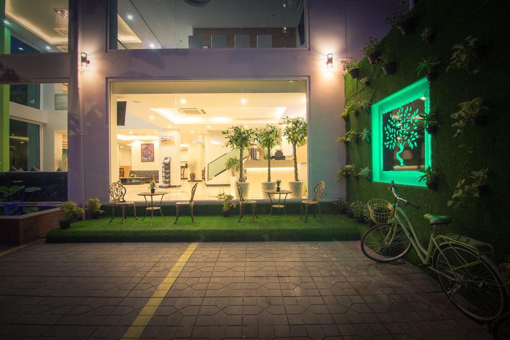 Colina Sky Hotel Phnom Pen Exterior foto