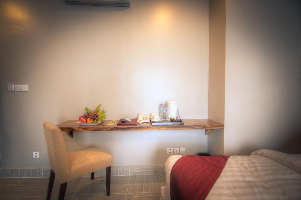 Colina Sky Hotel Phnom Pen Exterior foto