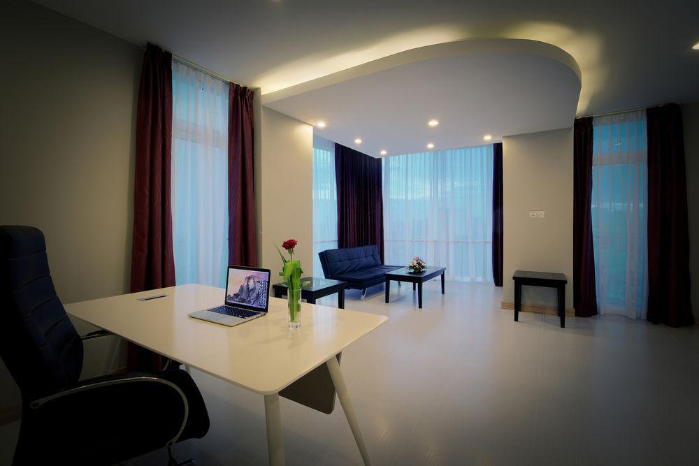 Colina Sky Hotel Phnom Pen Exterior foto