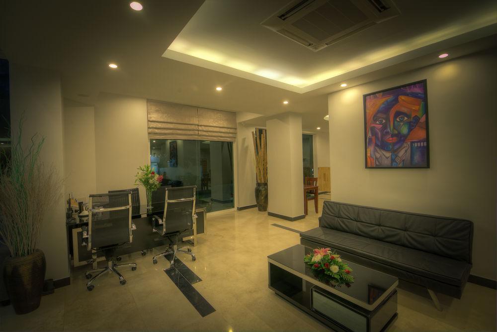 Colina Sky Hotel Phnom Pen Exterior foto