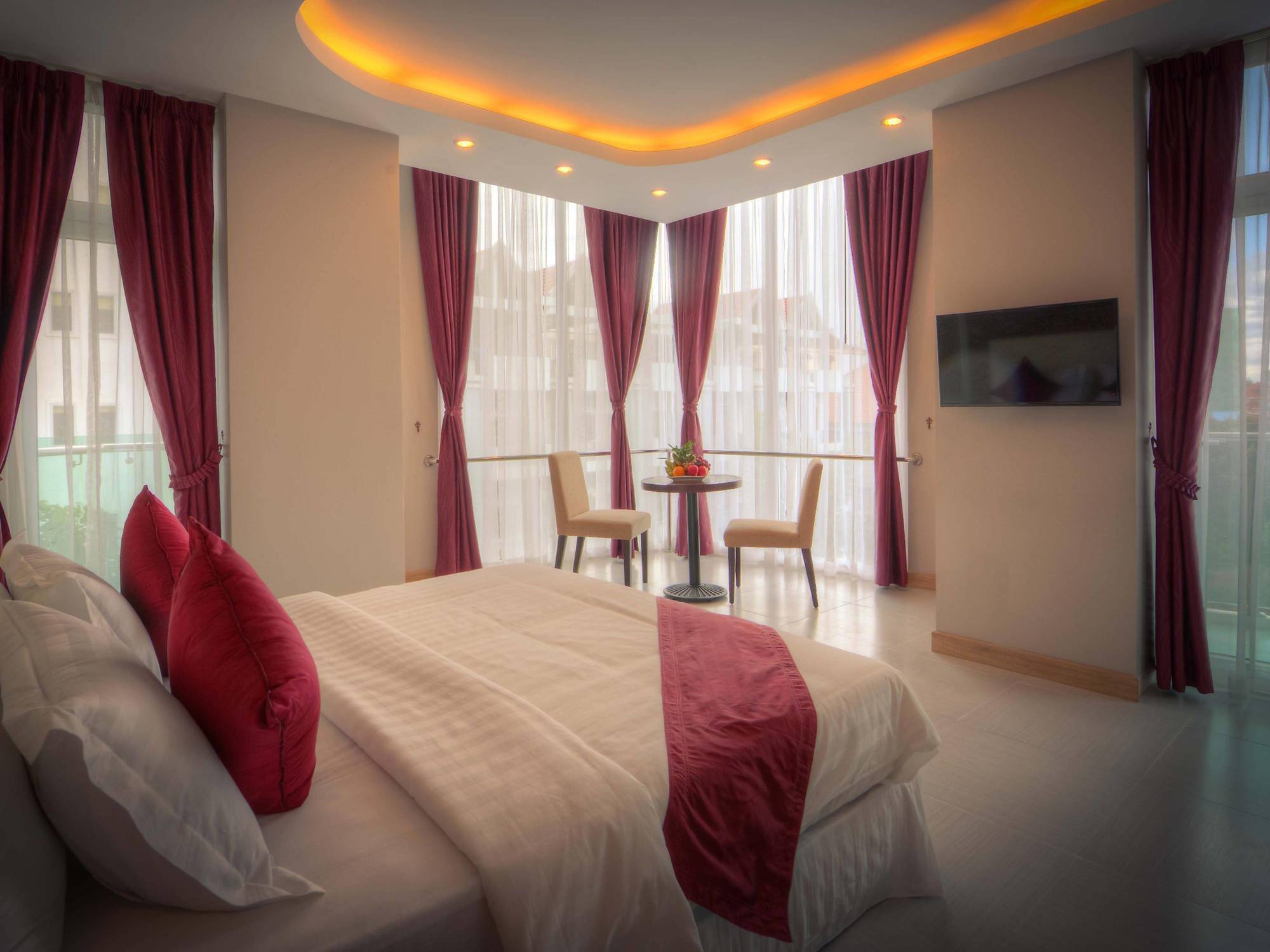 Colina Sky Hotel Phnom Pen Exterior foto