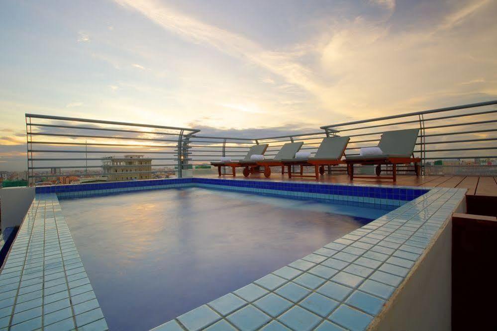 Colina Sky Hotel Phnom Pen Exterior foto