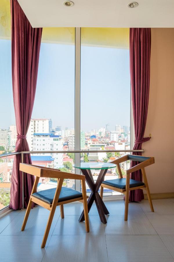 Colina Sky Hotel Phnom Pen Exterior foto