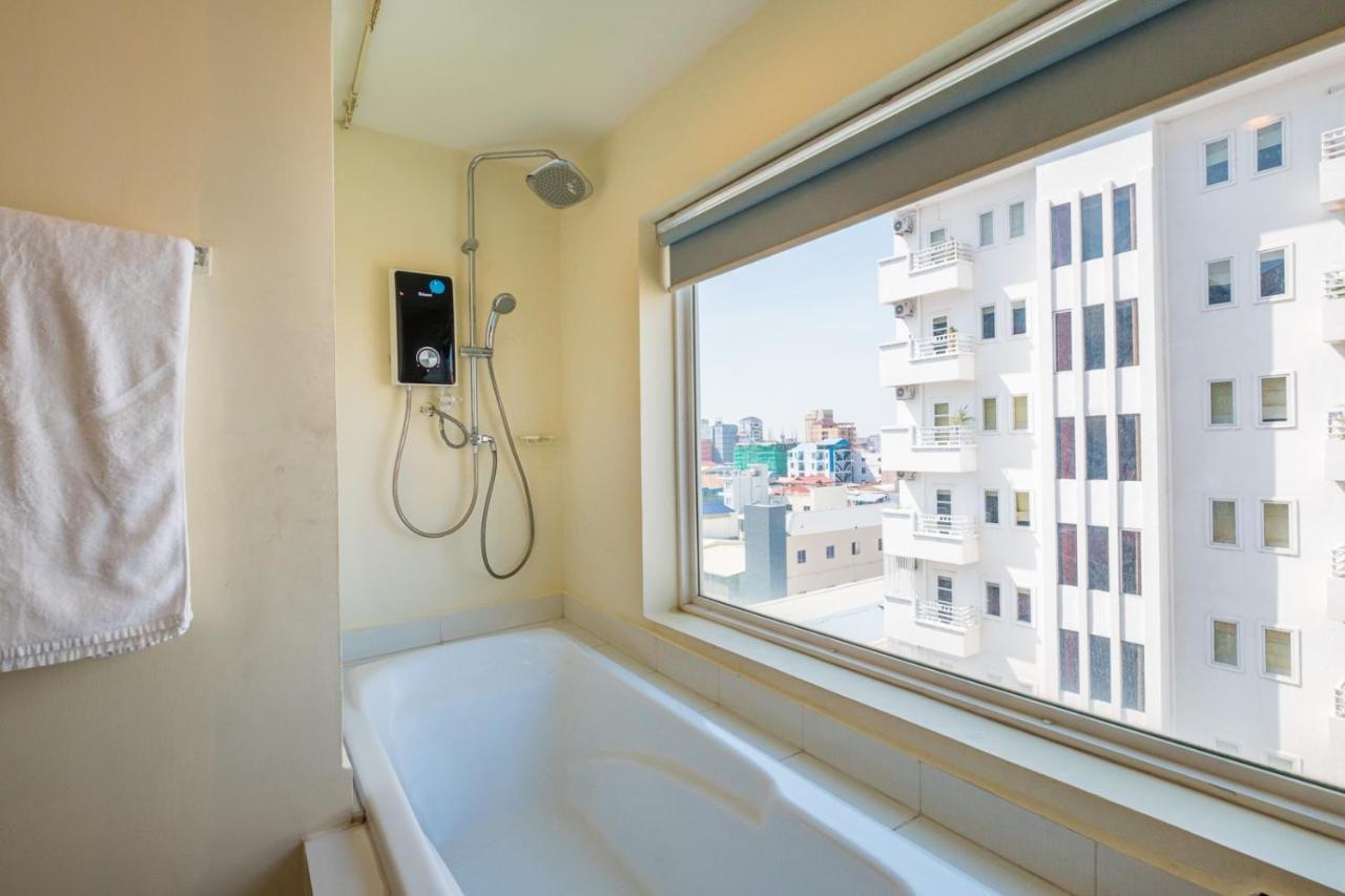 Colina Sky Hotel Phnom Pen Exterior foto